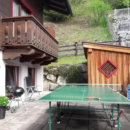 ゲストハウス Haus Scharler, Kuenstlergasse 4*